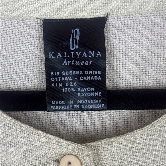 Kaliyana Tan Relaxed Fit Tunic with Round Neckline Back Button Detail Size L - Picture 3 of 10
